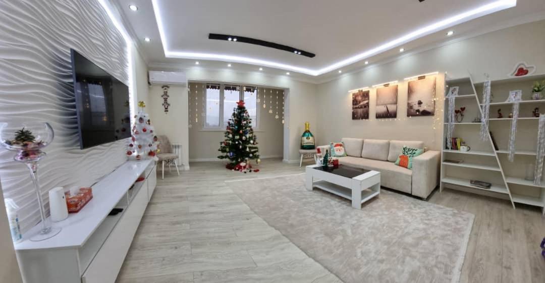 Charming And Modern Apartment At Heart Of Ташкент Экстерьер фото